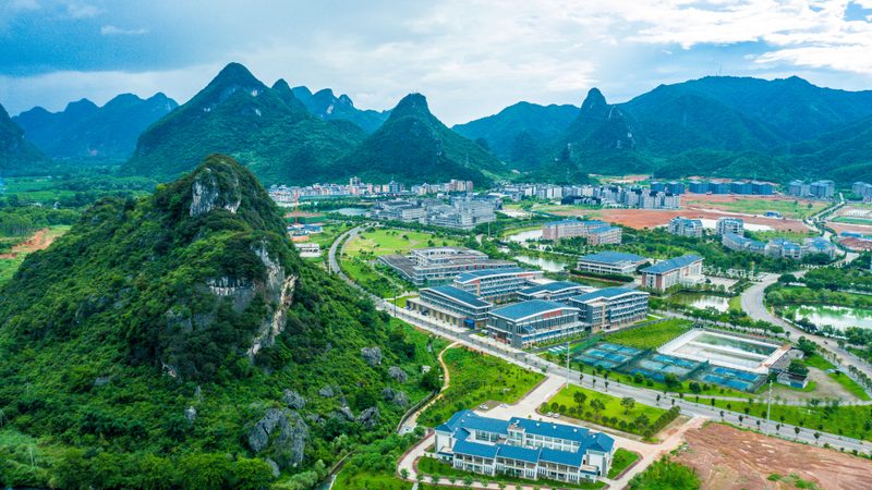 PCB打样价格构成揭秘：贵不贵，关键看这几点