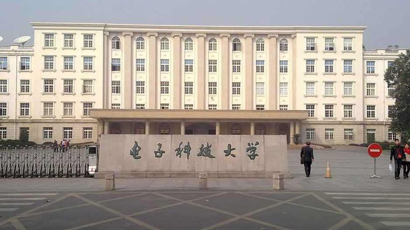 揭秘SMT贴片代工厂：上海批量定制背后的技术秘密